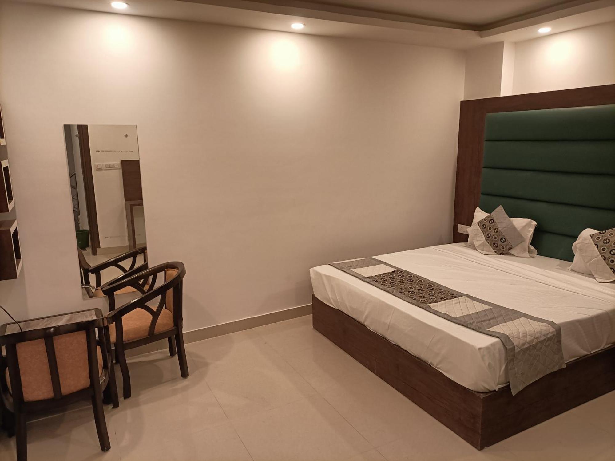 Hotel Vista Premium Tark A Family Hotel Near Igi Airport Delhi New Delhi Buitenkant foto